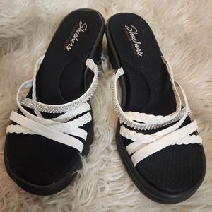 Sketchers memory foam sandles